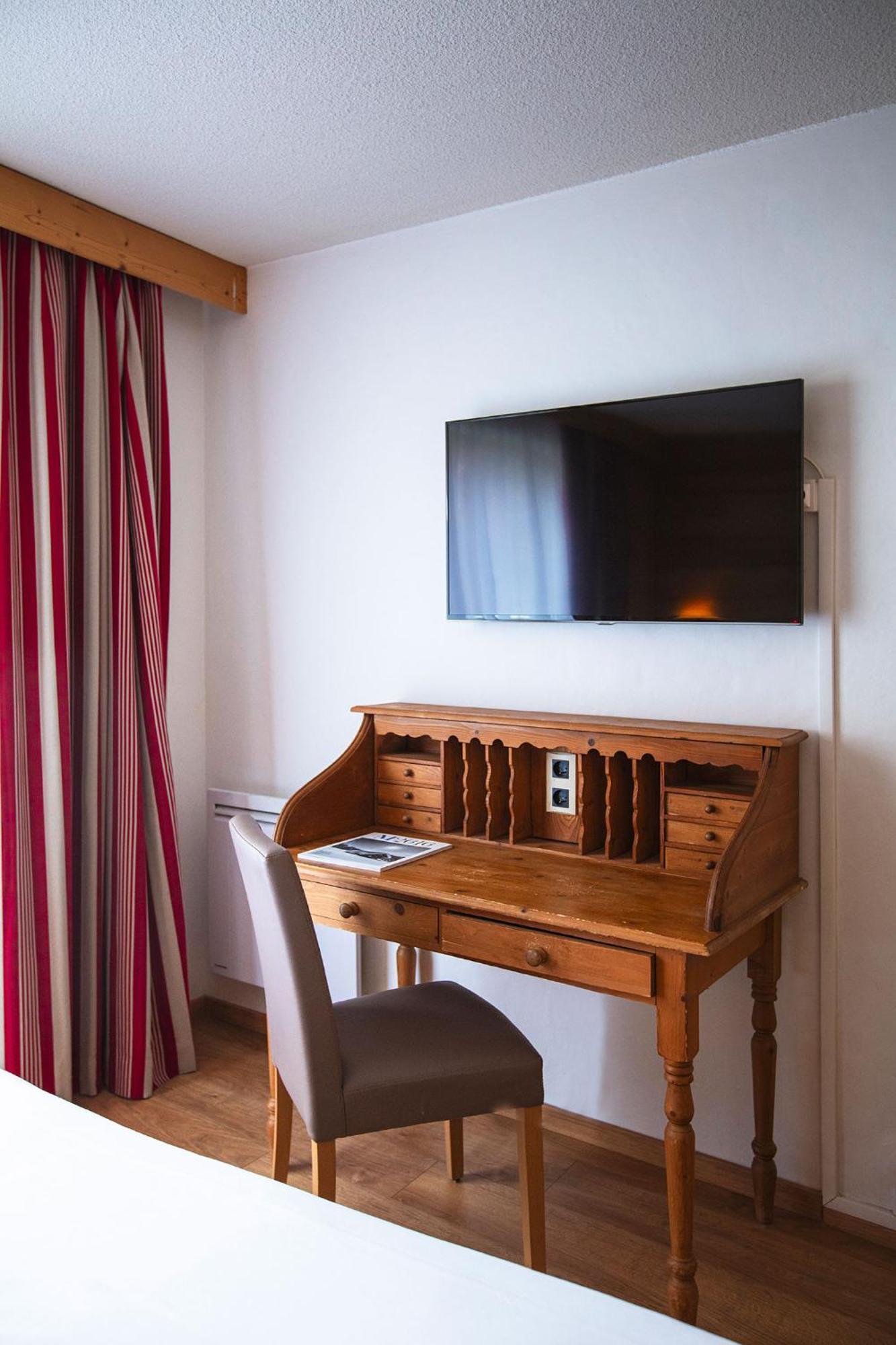 לה קלוסאז Hotel Alpen Roc מראה חיצוני תמונה
